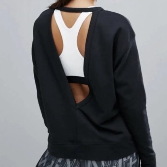 Nike L/S Versa Open Back Crewneck Sweatshirt in Black - Picture 1 of 7